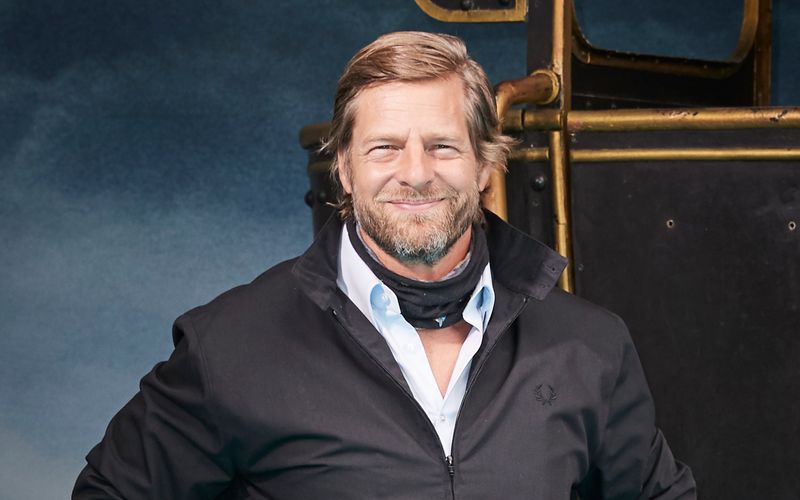 Henning Baum (53) kehrt als Mick Brisgau zurück in den Dienst. Nach elf Jahren Serienpause und dem Film "Der letzte Bulle" (2019) muss sich der Macho mit Herz einmal mehr durch spannende Fälle wühlen und mit gesellschaftlichen Konventionen kämpfen. Im Interview geht er mit dem Thema Männlichkeit ins Gericht.