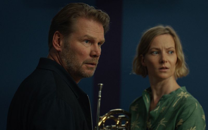 Der Kommissar und die Försterin, eine ewige (Liebes)geschichte: Saskia Bergelt (Teresa Weißbach) spielt im Orchester und kann Hauptkommissar Robert Winkler (Kai Scheve) interessante Insider-Informationen liefern.