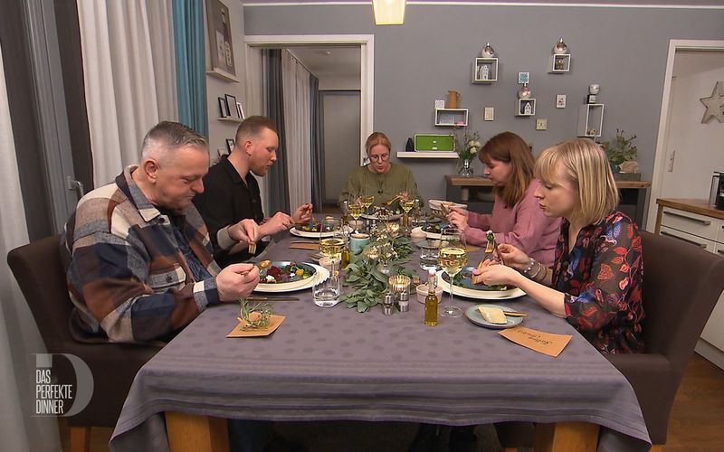 An Tag 2 treffen sich die Oldenburger Gourmets bei Valesca (48).