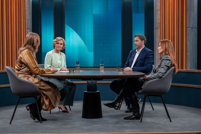 Caren Miosga diskutierte mit Journalistin Rieke Havertz, SPD-Chef Lars Klingbeil und Konfliktforscherin Florence Gaub über die neue US-Regierung.