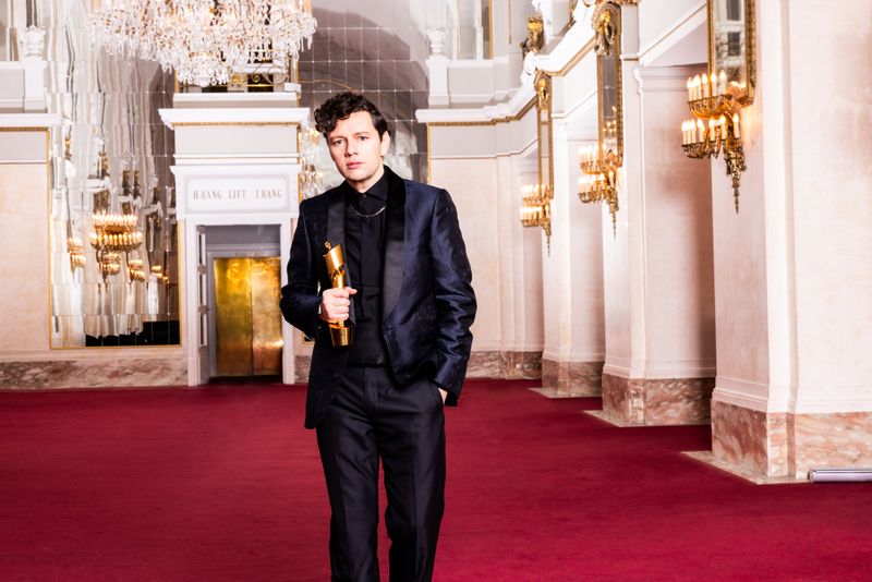 Christian Friedel, hier beim Deutschen Filmpreis im letzten Jahr, moderiert die große Gala auch 2026 wieder.