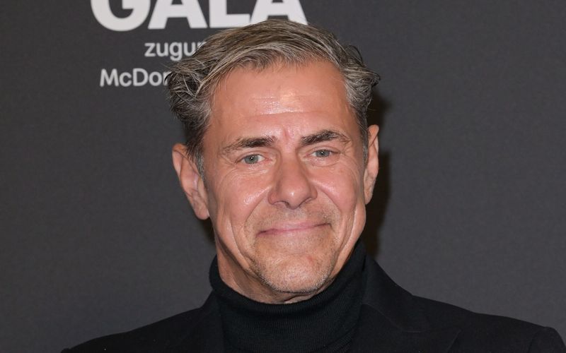 Dank Serienerfolgen wie "Morden im Norden" ist Sven Martinek Dauergast auf dem Bildschirm. Die RTL-Actionserie "Der Clown" machte ihn 1996 praktisch über Nacht zum TV-Star: Über zehn Millionen Zuschauerinnen und Zuschauer sahen den Pilotfilm.