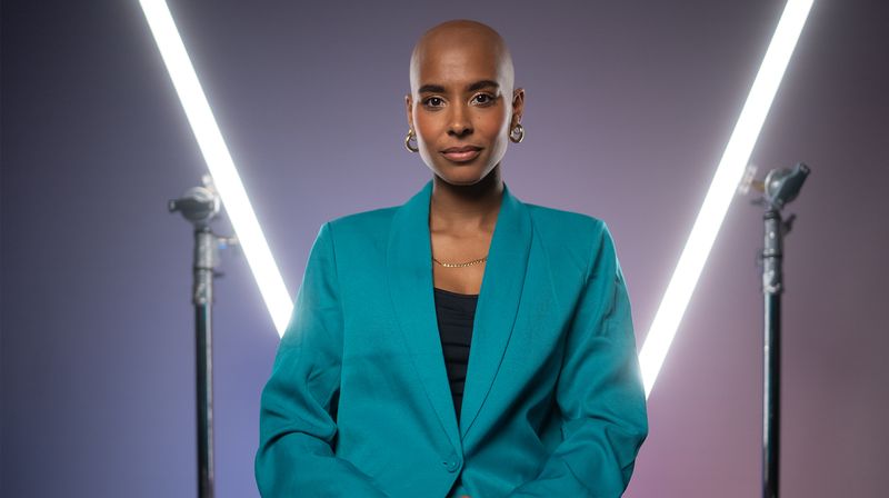 "Haare definieren einen nicht, sondern das, was von innen kommt", weiß die an Alopezie erkrankte Ex-"Bachelorette" Sharon Battiste.