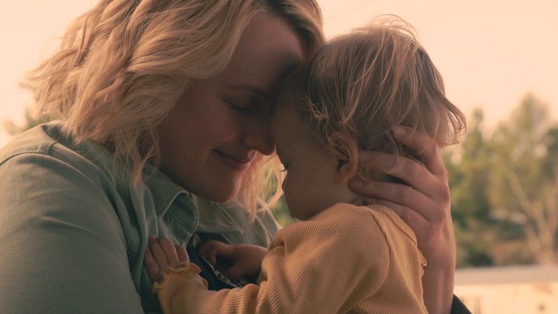 Sie geht zurück in das Land ihrer Peiniger: June Osborne (Elisabeth Moss) will ein für allemal mit Gilead abschließen und ihre Tochter aus dem Regime befreien.