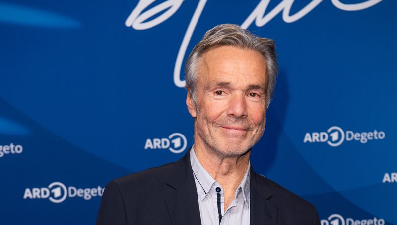 Gut im Geschäft: Hannes Jaenicke ist aktuell mit zwei neuen Filmen der "Amsterdam-Krimi"-Reihe im Ersten zu sehen (8. und 15. Mai) sowie in drei neuen Folgen der ZDF-Reihe "Dr. Nice" (ab 11. Mai). Seine neue Naturdoku aus der "Im Einsatz für ..."-Reihe läuft voraussichtlich am 30. September im ZDF.