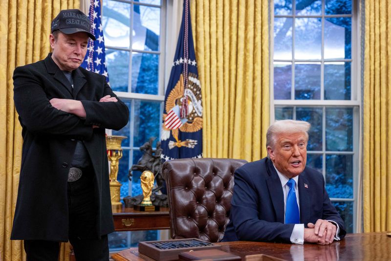 Existieren geheime Kontakte zwischen der US-Regierung, ihren Beratern und Mitgliedern der russischen Regierung und deren Geheimdiensten? ZDF-Korrespondent Johannes Hano, langjähriger Studioleiter in New York, ist erneut dunklen Verbindungen auf der Spur.