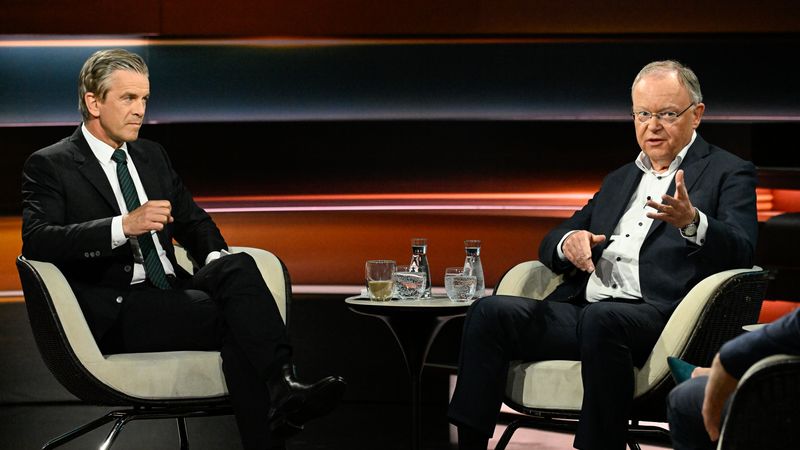 SPD-Politiker Stephan Weil (rechts) beteuerte bei Markus Lanz, dass er dem Koalitionsvertrag aus Überzeugung zustimmen werde.