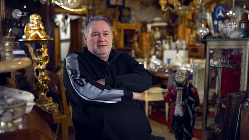 In Walter Lehnertz' Trödelladen gibt es nach seinen eigenen Schätzungen zwischen einer halben und Dreiviertelmillion Exponate.