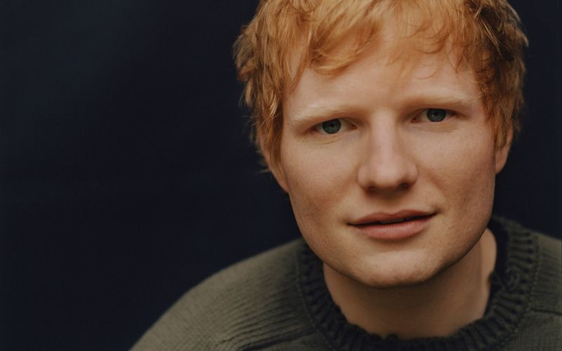 Ed Sheeran feiert mit "Azizam" ein Fest der Gegensätze, bei dem letztlich aber doch das Miteinander entscheidend ist.
