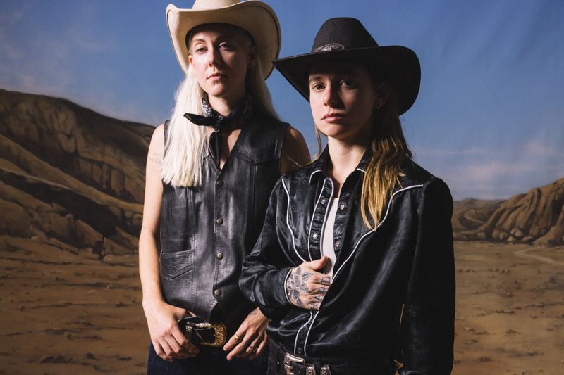 Julien Baker (rechts) und Torres sind tief in der Indie-Rock-Szene verwurzelt. Mit "Send A Prayer My Way" präsentieren die beiden jetzt ein Country-Album.