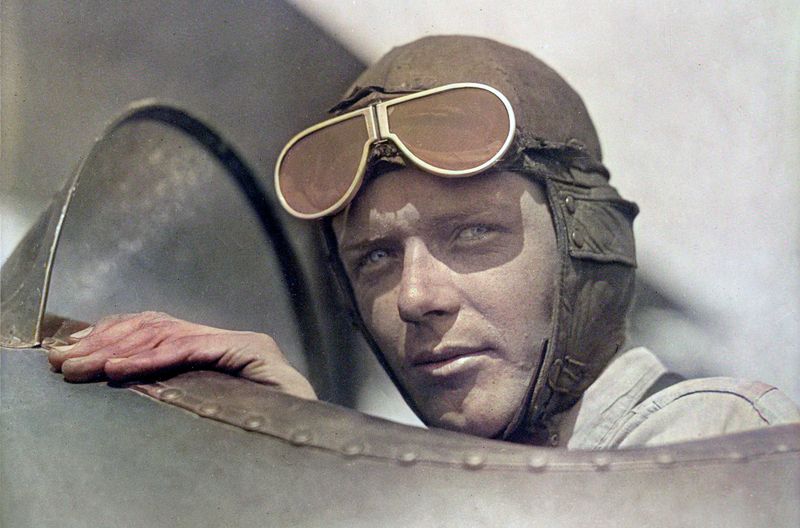 Charles Lindbergh kauft sein erstes Flugzeug im Jahr 1923 für 500 US-Dollar - seine "Jenny". Er betätigte sich zunächst als Kunst- und später als Postflieger. 