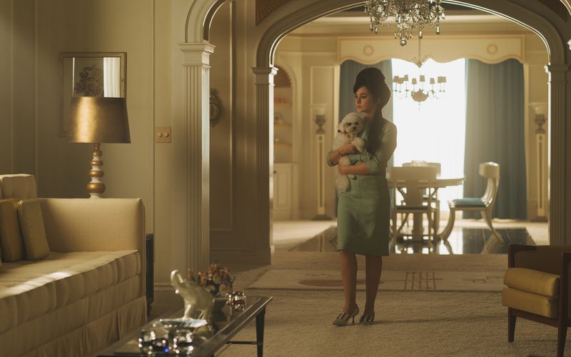 Gefangen im goldenen Käfig: Priscilla (Cailee Speany) durchlebt an der Seite von Elvis eine Liebesgeschichte voller Höhen und Tiefen. 