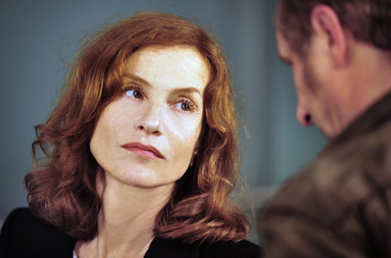 Die kühle Agathe (Isabelle Huppert) hält nicht viel von dem prolligen Patrick (Benoît Poelvoorde).

