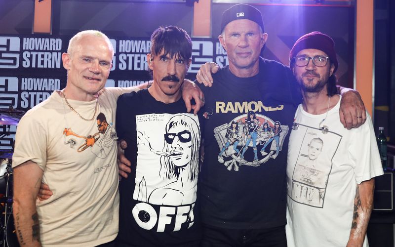 Zugegeben: Red Hot Chili Peppers klingt nicht übermäßig schräg. Aber bei den Funk-Rockern setzte sich auch die "Vernunft" durch: In ihren Anfangstagen hieß die Band noch Tony Flow and the Miraculously Majestic Masters of Mayhem. Und damit wären Kiedis und Co. in unserer Galerie der schrägsten, lustigsten und abscheulichsten Bandnamen aller Zeiten schon ziemlich weit vorne ...