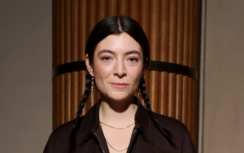 Musikerin Lorde musste erst lernen, ihren Körper so zu lieben, wie er ist.