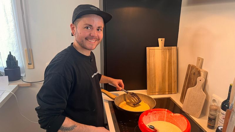 Bei Veganer Robin (27) gibt's pflanzliche Pfannkuchen.
