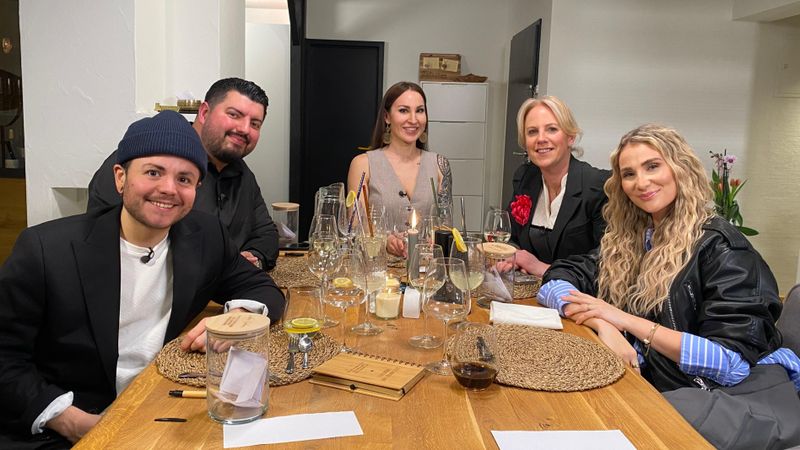 Zum Finale des Influencer-Specials trifft sich die "Dinner"-Runde bei Katharina (41).