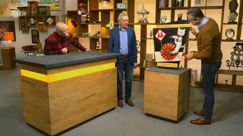 "Das sieht ja mal wieder richtig verrückt aus", zog das "Bares für Rares"-Objekt Horst Lichters Blick magisch an. "Das ist unten sowas zum Hypnotisieren ..."
