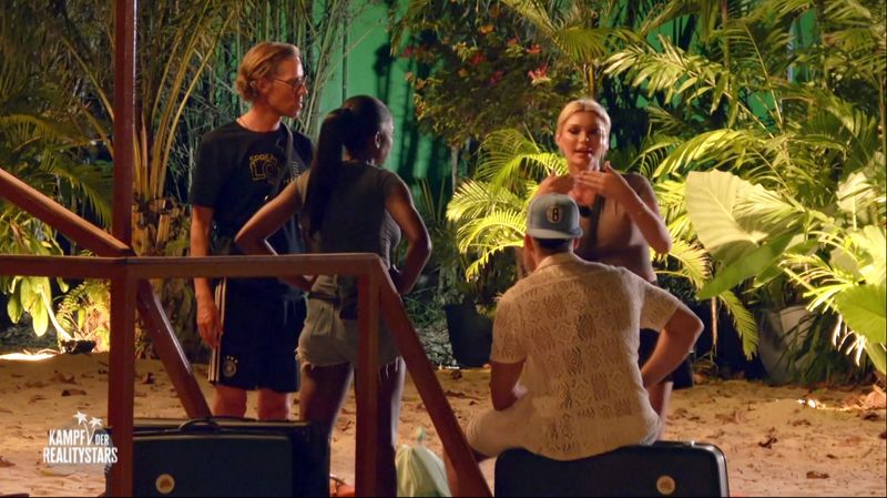 Giuliana Farfalla (rechts) regte sich beim Auftakt sehr über die Gepflogenheiten bei "Kampf der Realitystars" auf.
