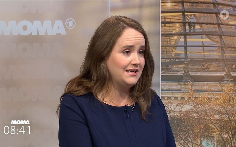 Grünen-Politikerin Ricarda Lang forderte im ARD-Moma, "als Demokratie gegenüber der AfD nicht zu agieren, wie das Kaninchen vor der Schlange".