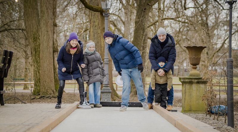 Seit seine Nierenleistung unter zehn Prozent gesunken ist, muss Philipp (rechts) dreimal in der Woche zur Dialyse, Heilung gibt es dadurch aber nicht. Die Rettung für den dreifachen Vater soll nun die Nierenspende seiner Frau Kirsten (links) sein.