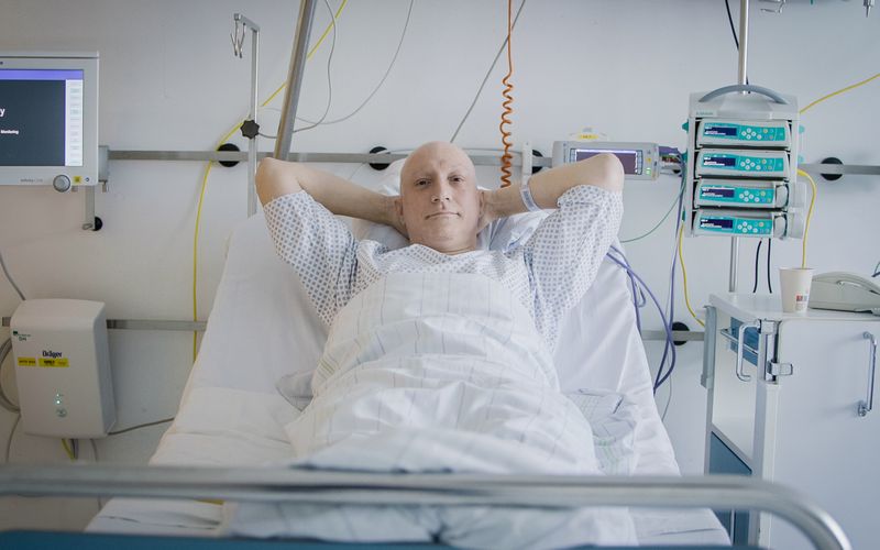Was geht in Philipp vor dem Eingriff vor? Der Mittvierziger wird von seiner Frau Kirsten eine Niere erhalten, die sein Leben retten soll.