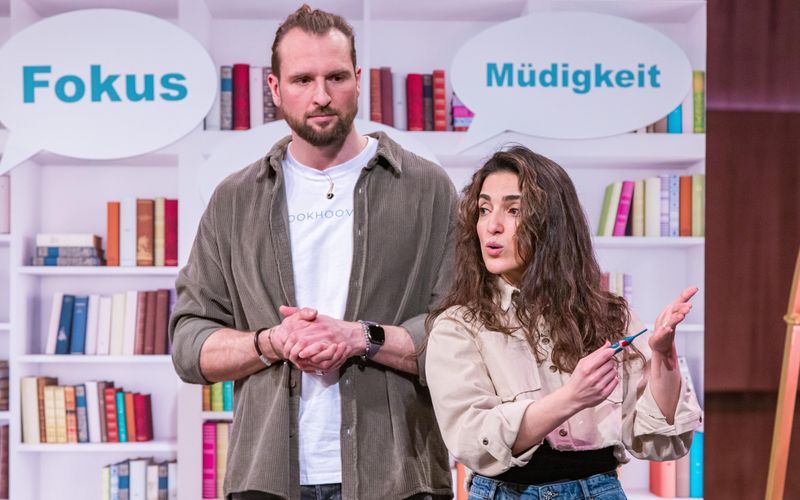 Beim wirren Auftreten der "Bookhover"-Gründer Mana und Daniel reißt Ralf Dümmel der Geduldsfaden. "Ich verstehe euren Pitch nicht", sagt er. Da ist er nicht allein: kein Deal!