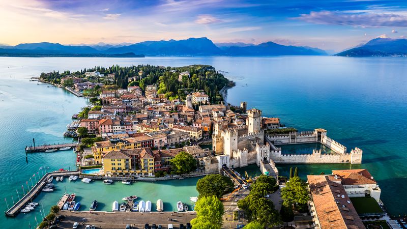 Sirmione ist einer der malerischsten Orte am Gardasee - und einer der meistbesuchten.