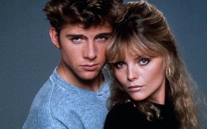 Filme zum Vergessen? Mancher Film- und Fernsehstar wird sich nur ungern daran erinnern, mit welchen Produktionen er in seine Karriere startete - so wie Michelle Pfeiffer mit "Grease 2" (Bild). Doch nicht nur sie hat filmische "Leichen" im Keller: Unsere Galerie zeigt die schönsten Jugendsünden der Film- und Fernsehstars. 