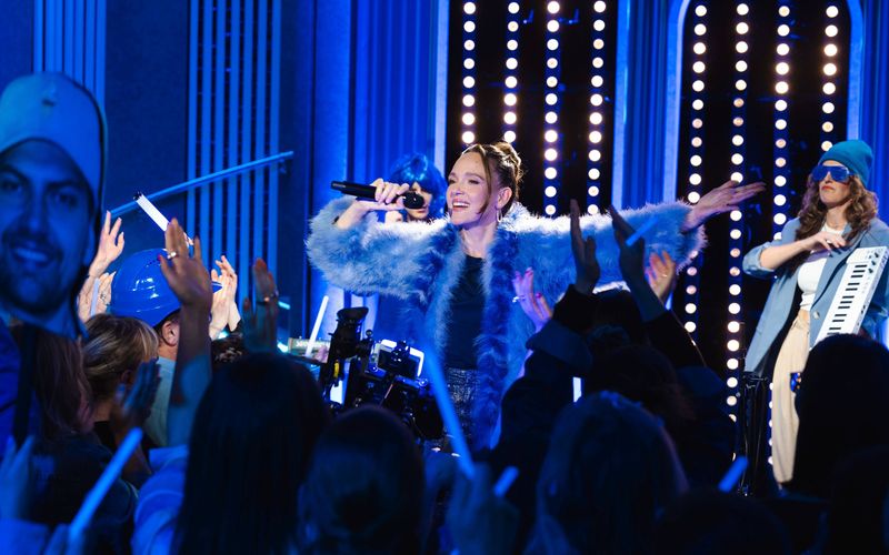 In ihrer ARD-Show präsentierte Carolin Kebekus ihren Partyschlager "Blau".