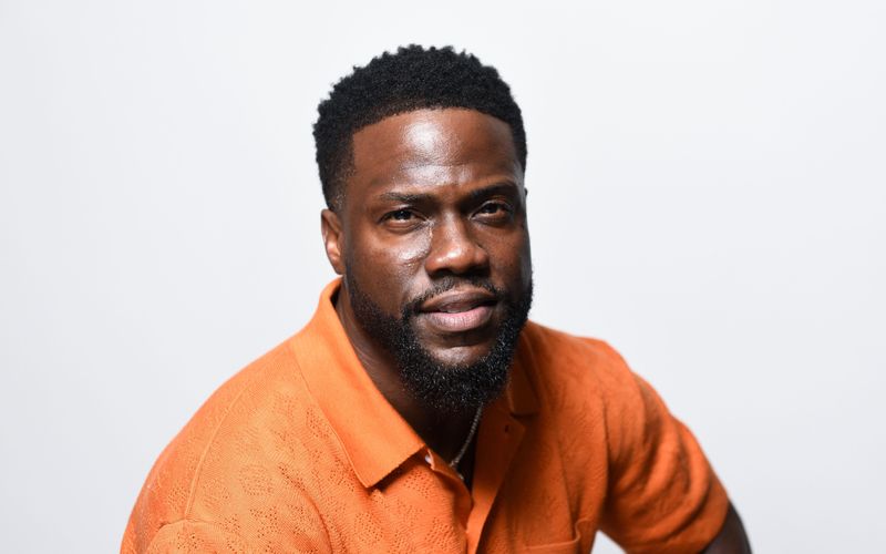 Kevin Hart nimmt seine eigene Körpergröße mit Humor.