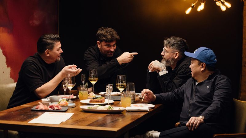 Tim Mälzer tritt im Team mit Marteria gegen Sido und The Duc Ngo an.