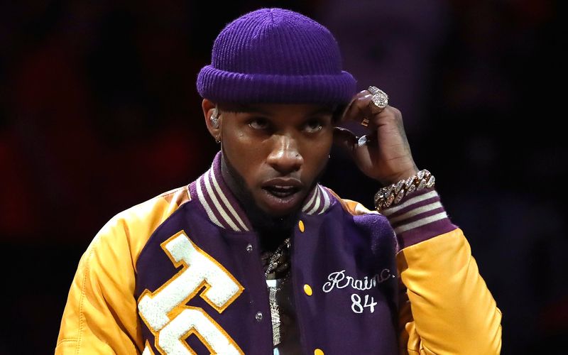 Rapper Tory Lanez wurde im Gefängnis von einem Mithäftling niedergestochen.