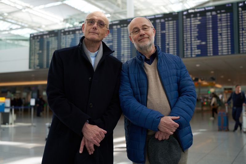 Theologe Thomas Schwartz (links) und Wissenschaftler Harald Lesch debattieren diesmal über Fremdheit und was sie mit uns macht.
