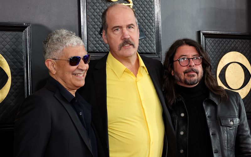 Schauspieler, Wrestler, Musiker, ein verurteilter Tigerkönig: Im Land der unbegrenzten Möglichkeiten hat schon so manch ein Promi mit dem Gedanken gespielt, ins Weiße Haus einzuziehen. Welches Ex-Mitglied von Nirvana (Bild) dazugehört und welche anderen Stars es auf das mächtigste Amt der Welt abgesehen hatten, verrät die Galerie.