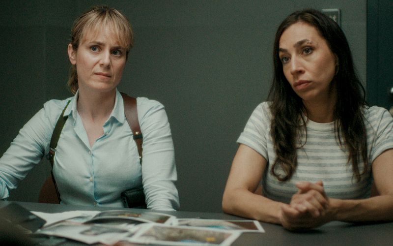 In ihrem neunten Fall ermittelten die Kommissarinnen Isabelle Grandjean (Anna Pieri Zuercher, links) und Tessa Ott (Carol Schuler) unter anderem zum Handel mit Echthaar.