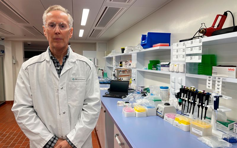 Laborleiter Christopher Hopkins warnt vor Medikament-Plagiaten.
