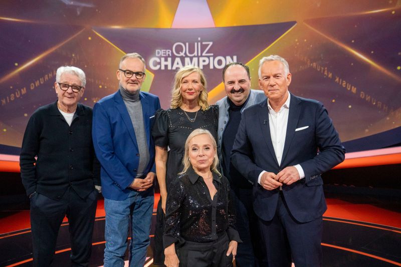 Sie wollen den Spielkandidaten den Weg zum 100.000-Euro-Gewinn so anstrengend wie möglichen machen (von links): Marcel Reif, Frank Plasberg, Andrea Kiewel, ChrisTine Urspruch, Johann Lafer und Johannes B. Kerner.