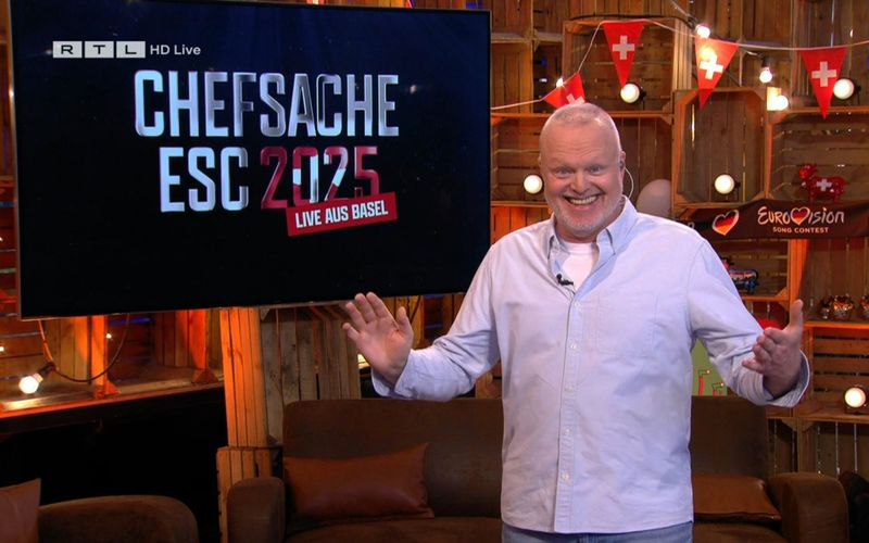 Gute Miene zum bösen Spiel: Auch die Show "Chefsache ESC 2025 - Live aus Basel" mit Stefan Raab floppte.