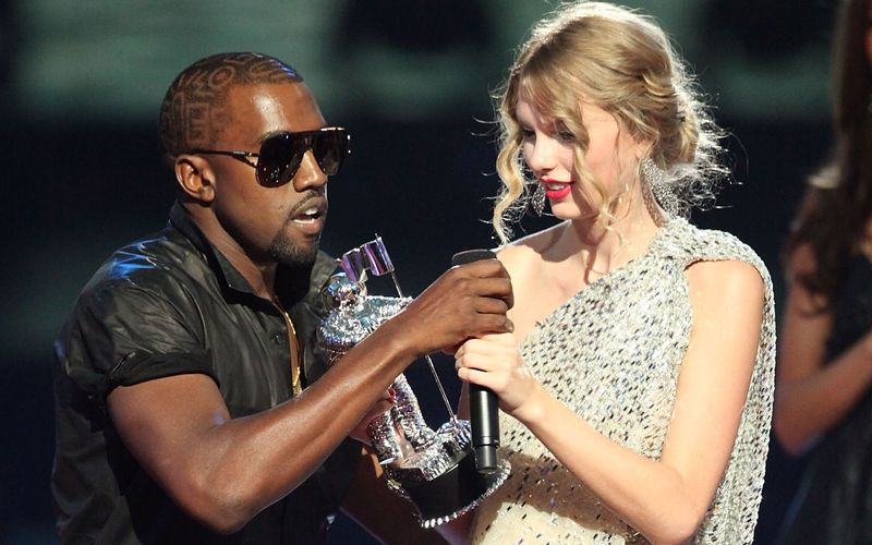 Diese Preisverleihung machte Schlagzeilen: Bei den "MTV Video Music Awards" 2009 gerieten Kanye West und Taylor Swift erstmals aneinender. Und sie sind aber nicht die einzigen Promis, die sich mächtig in die Haare bekamen ... 