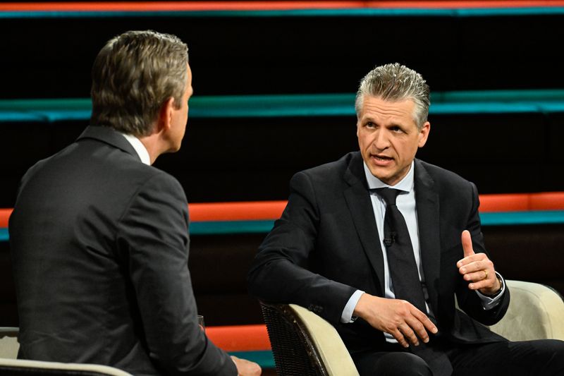 "Das Asylrecht sagt nirgendwo, dass man sich das Land seines Aufenthaltes aussuchen kann": Kanzleramtschef Thorsten Frei (rechts) verteidigte bei "Markus Lanz" die Asylpolitik der neuen Regierung.