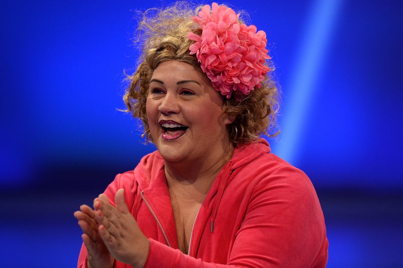 So wurde sie einst bekannt - und so sieht auch ihr Comeback aus: Cindy aus Marzahl alias Ilka Bessin kehrt auf die Bühne zurück.