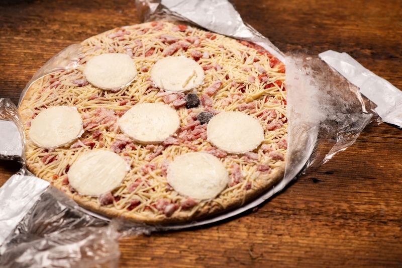 Hochverarbeitete Lebensmittel enthalten oftmals mehr Mikroplastik als herkömmliche.