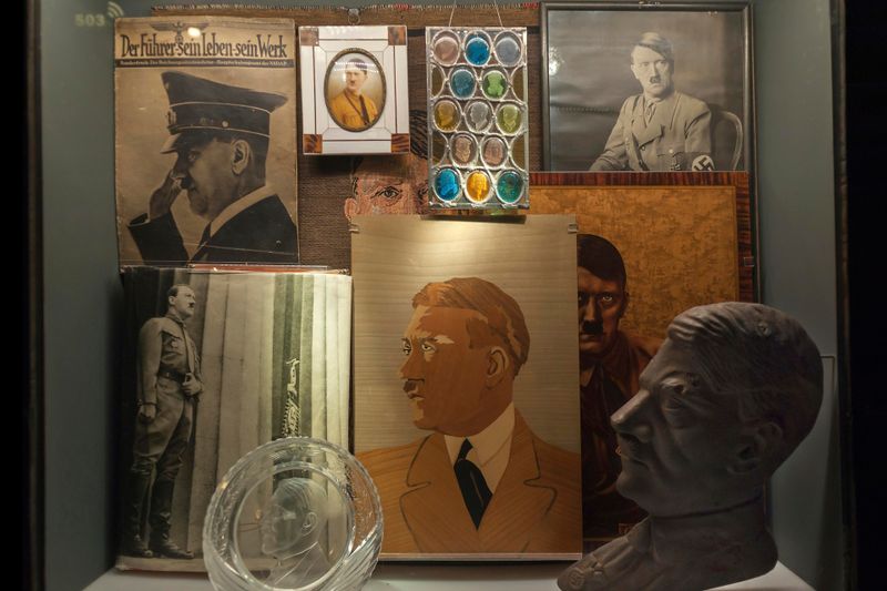 Nazi-Relikte sind weltweit gefragt. Die abgebildete Sammlung wurde in Argentinien beschlagnahmt.