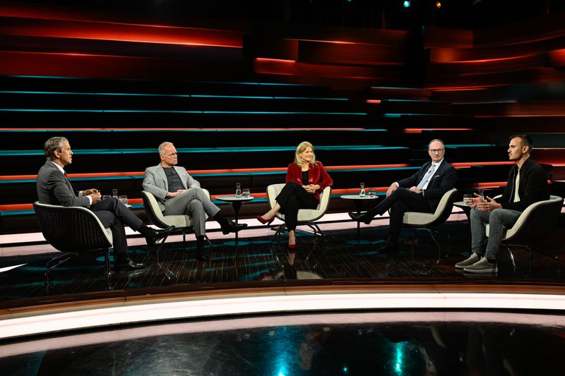 Markus Lanz diskutierte am Mittwoch mit (von links) Matthias Miersch, Kristina Dunz, Lars Feld und Ibrahim Naber.