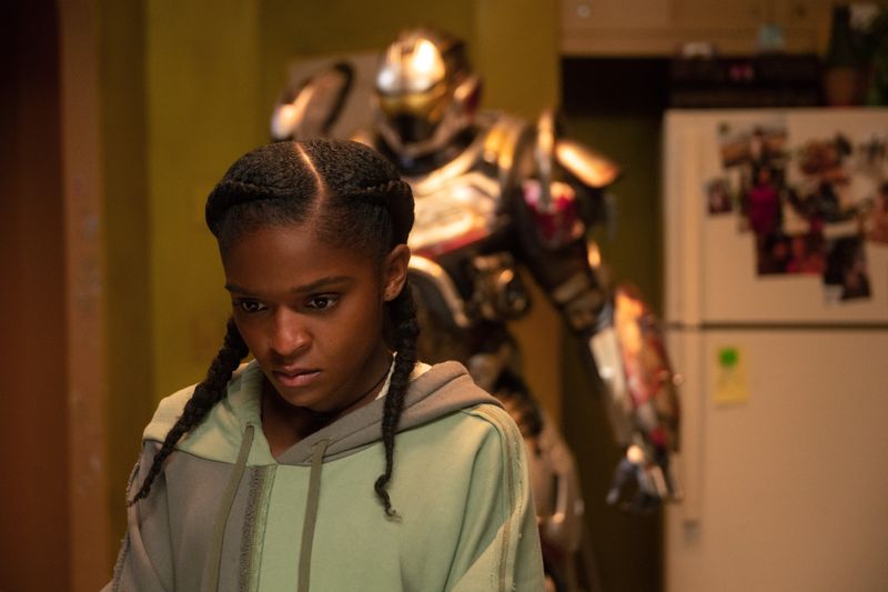 In "Avengers: Endgame" starb Iron Man einen Heldentod und läutete das Ende des stählernen Helden ein. Nun wird sein Vakuum bei Disney+ gefüllt: In der Serie "Ironheart" (ab 25. Juni bei Disney+) tritt die junge Erfinderin Riri Williams (Dominique Thorne) in große Fußstapfen.

