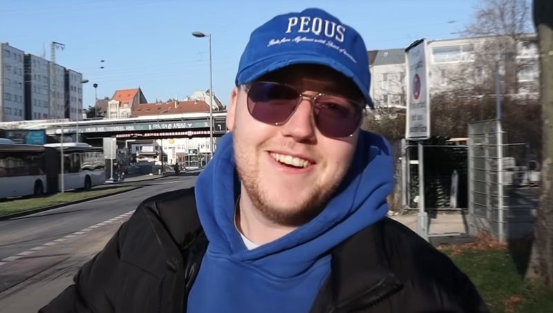 Zarbex ist hauptsächlich auf Twitch aktiv, habt aber auch einen Youtube-Channel mit rund 234.000 Abonnenten.