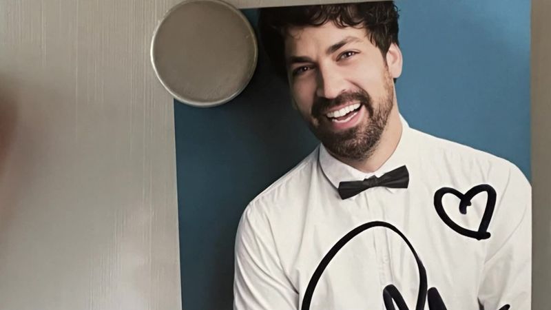 Schauspieler und Sänger Matthias Rödder wurde Opfer eines Betrügers. In der dreiteiligen Sky Original Doku-Serie "Love Scam - Die Geschichte eines unglaublichen Betrugs" spricht der Schauspieler erstmals vor der Kamera über den Scammer. 