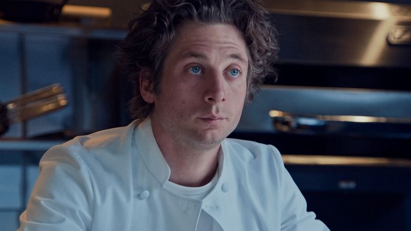Nachschub vom Kritikerliebling und Publikumshit "The Bear: King of Kitchen": Mit der vierten Staffel des Küchendramas erwartet Carmy (Jeremy Allen White) einmal mehr viel Stress in seinem titelgebenden Restaurant. Aufregend geht's im Streaming-Juni aber nicht nur bei Disney+ zu, wie unsere Highlights des Monats zeigen.