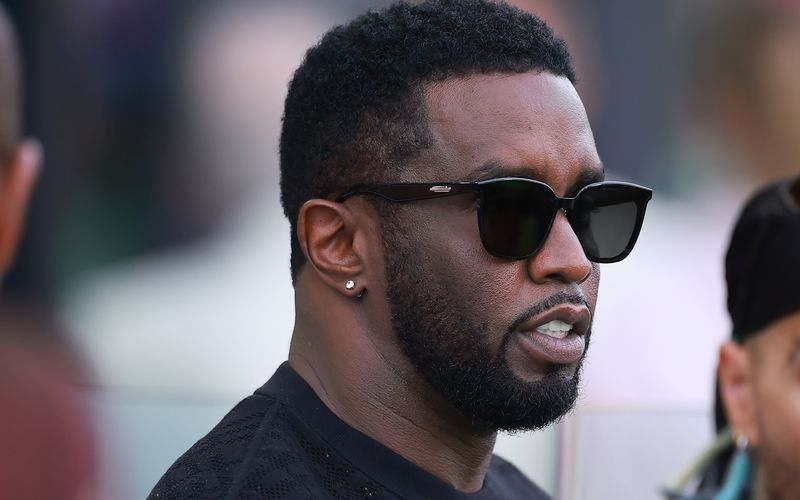 Die Anklage wirft ihm schwere Sexualverbrechen und grausame Missbrauchsszenen vor: Der derzeit laufende Prozess gegen Rap-Mogul P. Diddy ist sicher einer der spektakulärsten, der je gegen einen Prominenten eröffnet wurde. Wir zeigen weitere Schlammschlachten und schockierende Verhandlungen vor Gericht ...